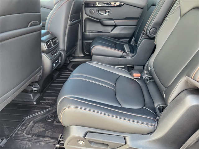 2025 Honda Pilot TrailSport photo 17