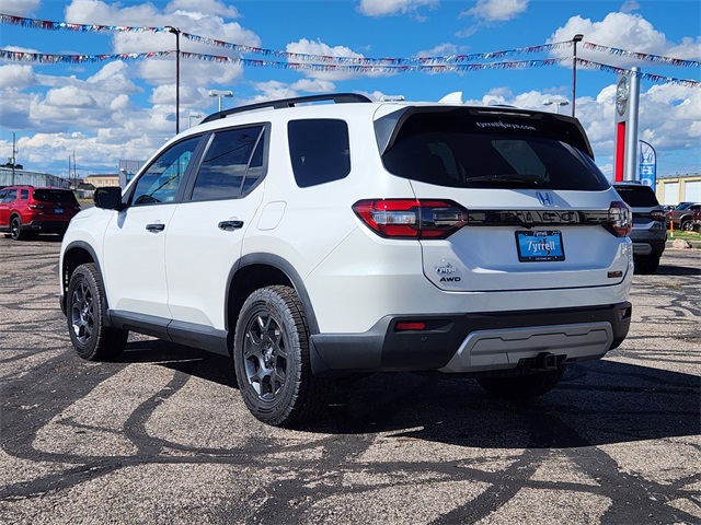 2025 Honda Pilot TrailSport photo 2