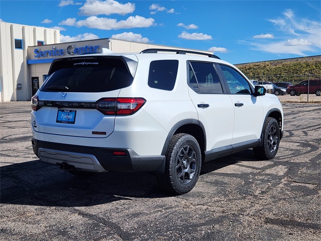 2025 Honda Pilot TrailSport photo 4