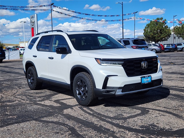 2025 Honda Pilot TrailSport photo 5