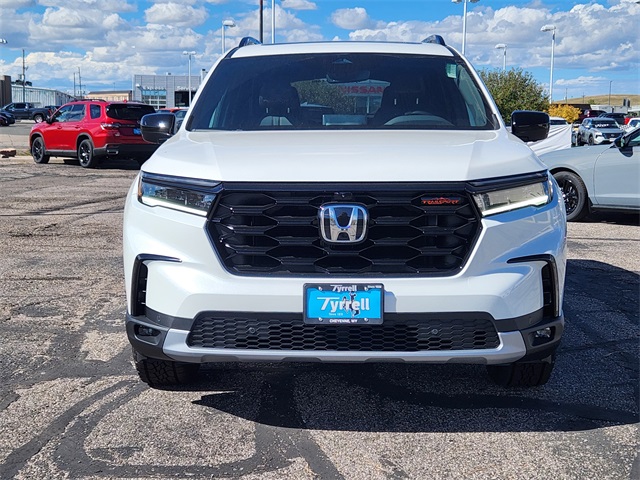 2025 Honda Pilot TrailSport photo 6