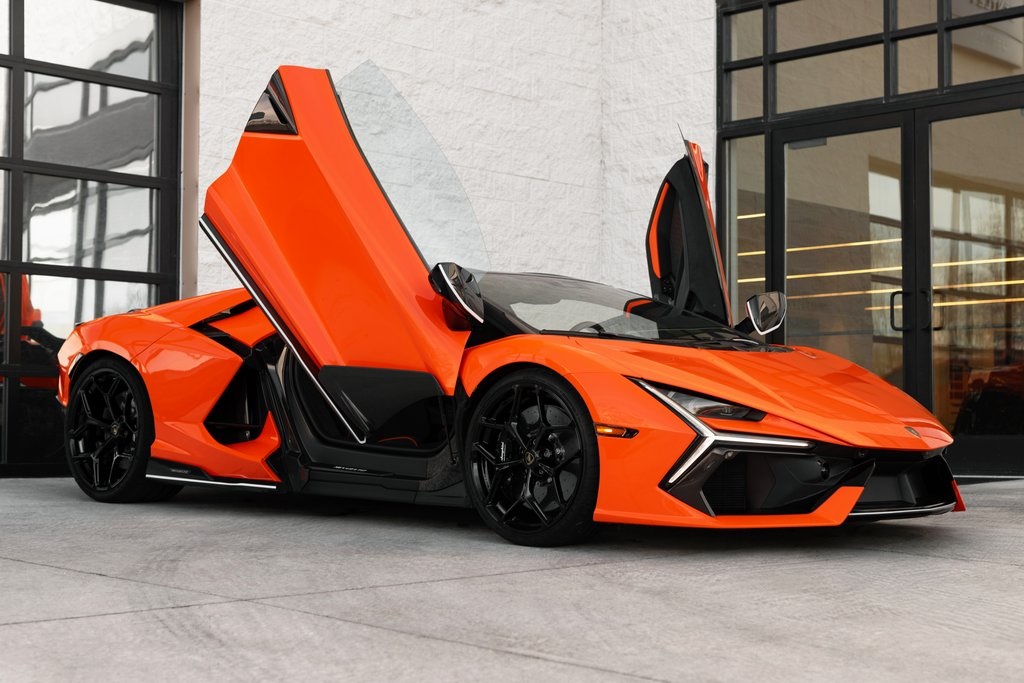 2026 Lamborghini Revuelto's photo
