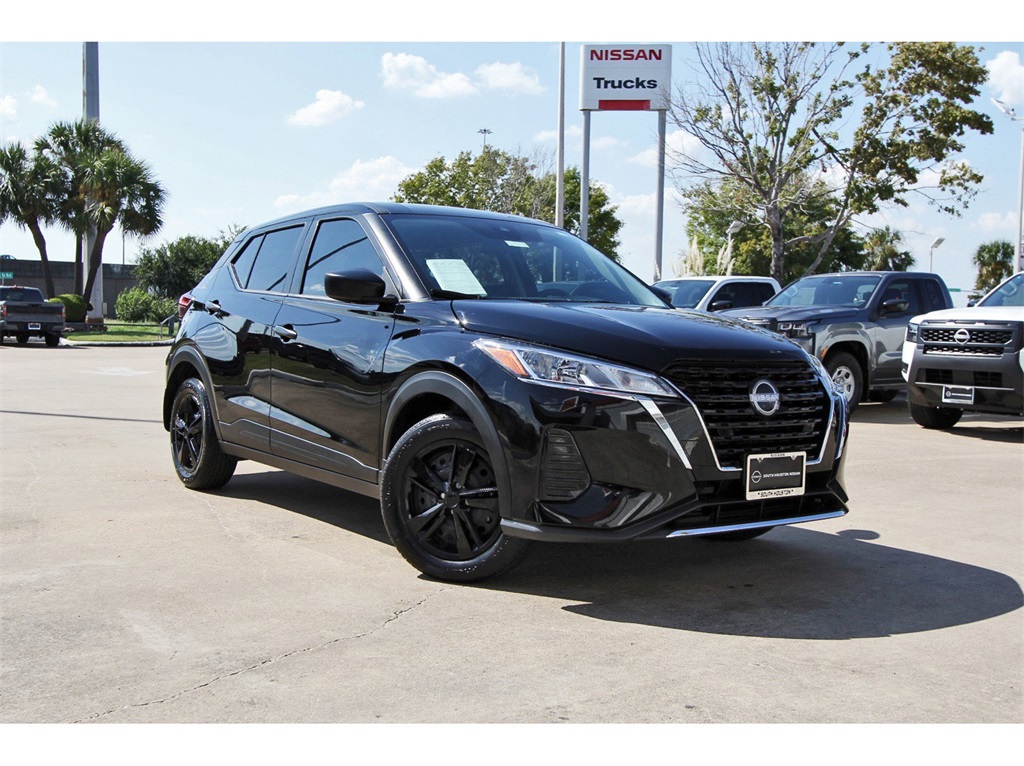 2025 Nissan Kicks Play S - 0