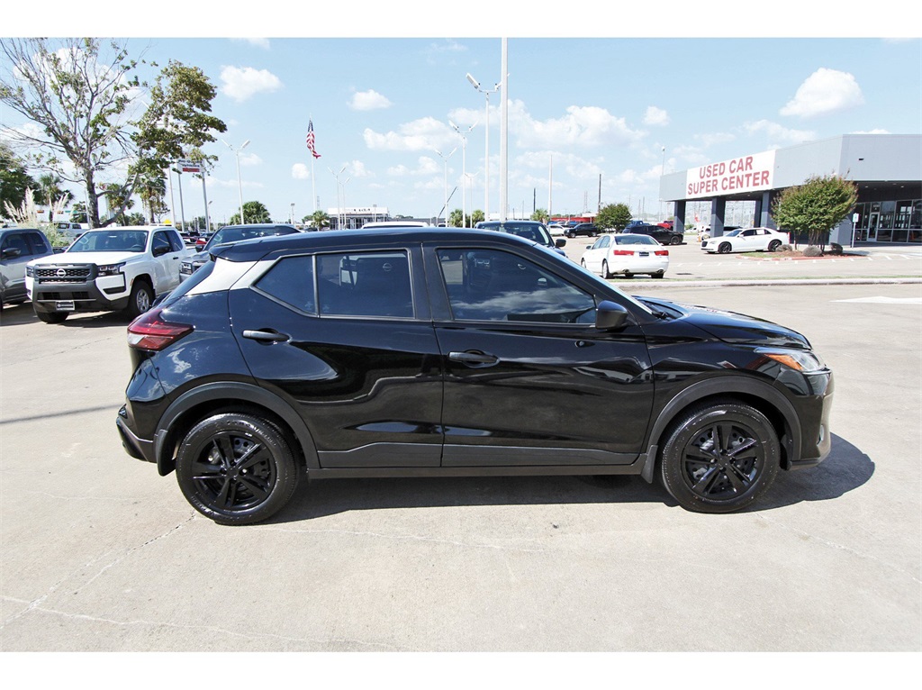 2025 Nissan Kicks Play S - 4