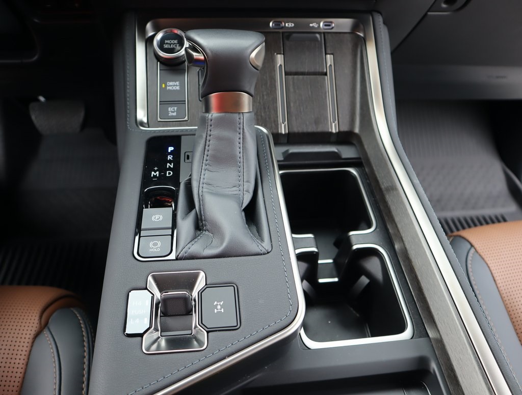 Thumbnail: 2024 Lexus GX - 32