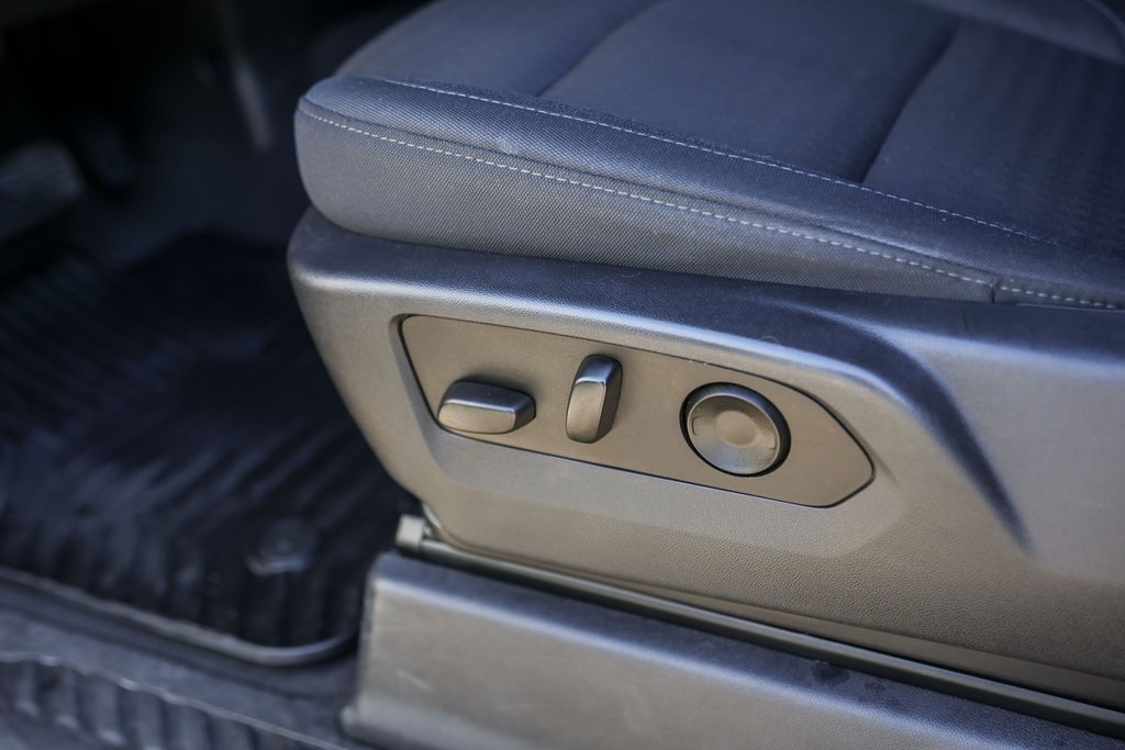 Used Car 2023 Chevrolet Silverado 1500  Custom For Sale Under $35,000 In Austin, Texas