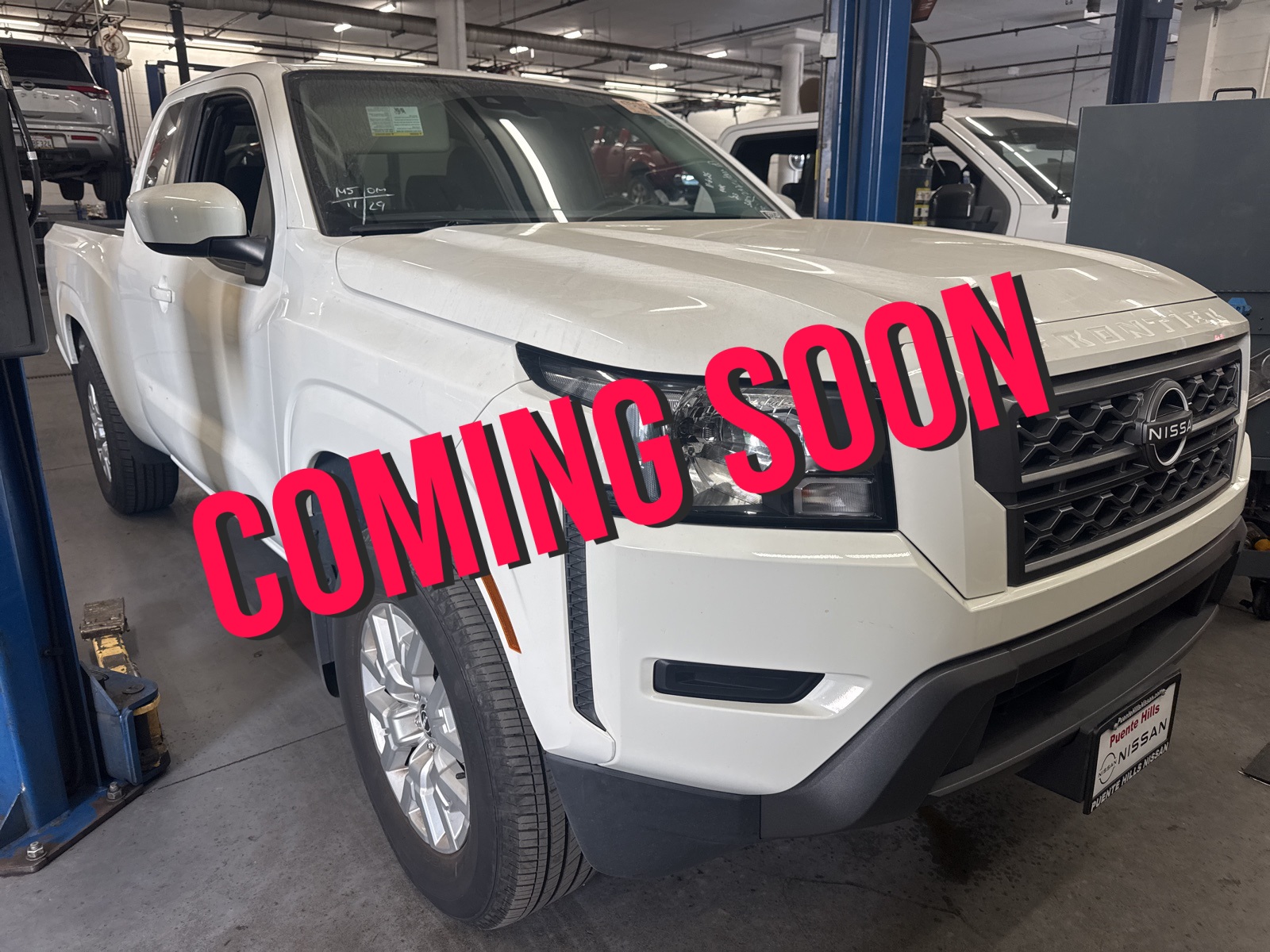 2023 Nissan Frontier SV's photo