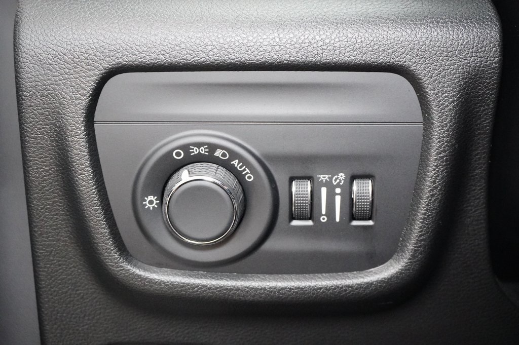 Used Car 2024 Jeep Grand Cherokee  Laredo For Sale Under $30,000 In Weatherford, Texas