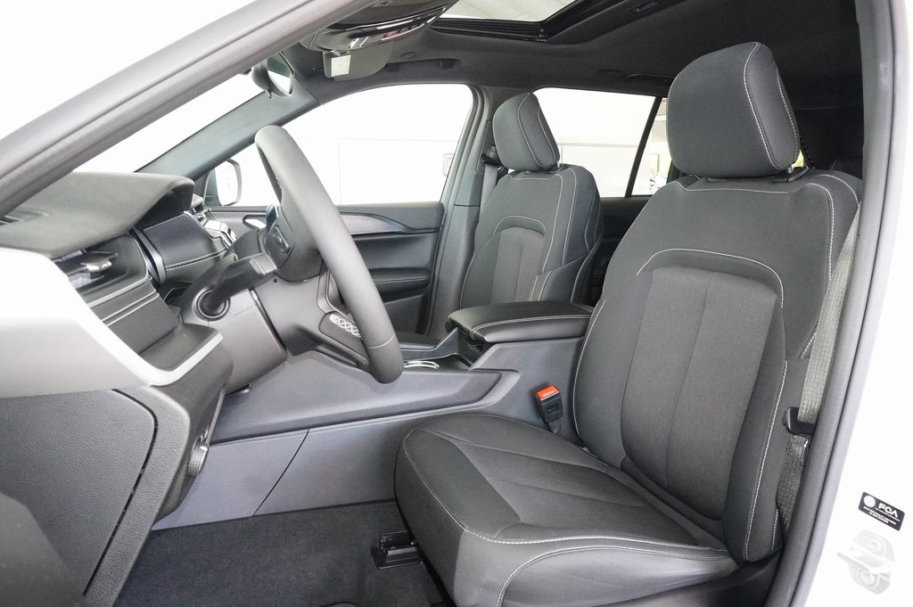 Used Car 2024 Jeep Grand Cherokee  Laredo For Sale Under $30,000 In Weatherford, Texas