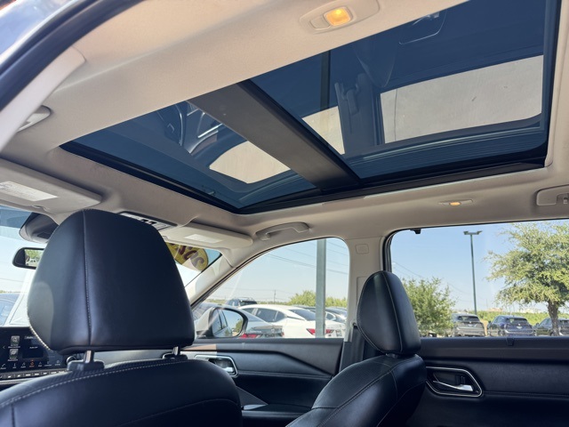2021 Nissan Rogue Platinum photo 4