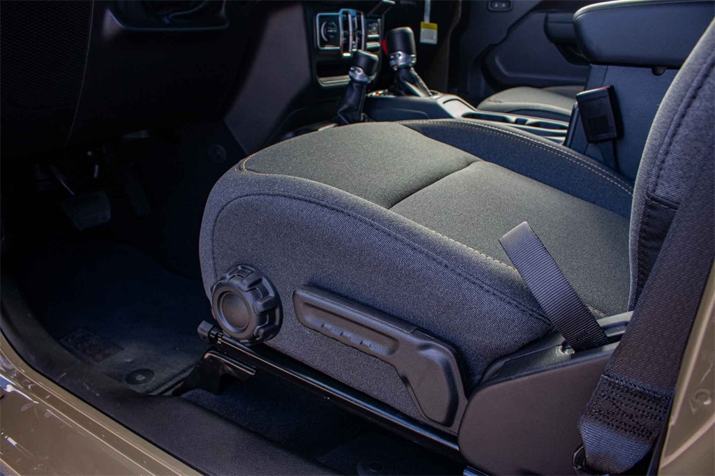 New Car 2025 Jeep Gladiator  Sport For Sale Under $40,000 In San Marcos, Texas