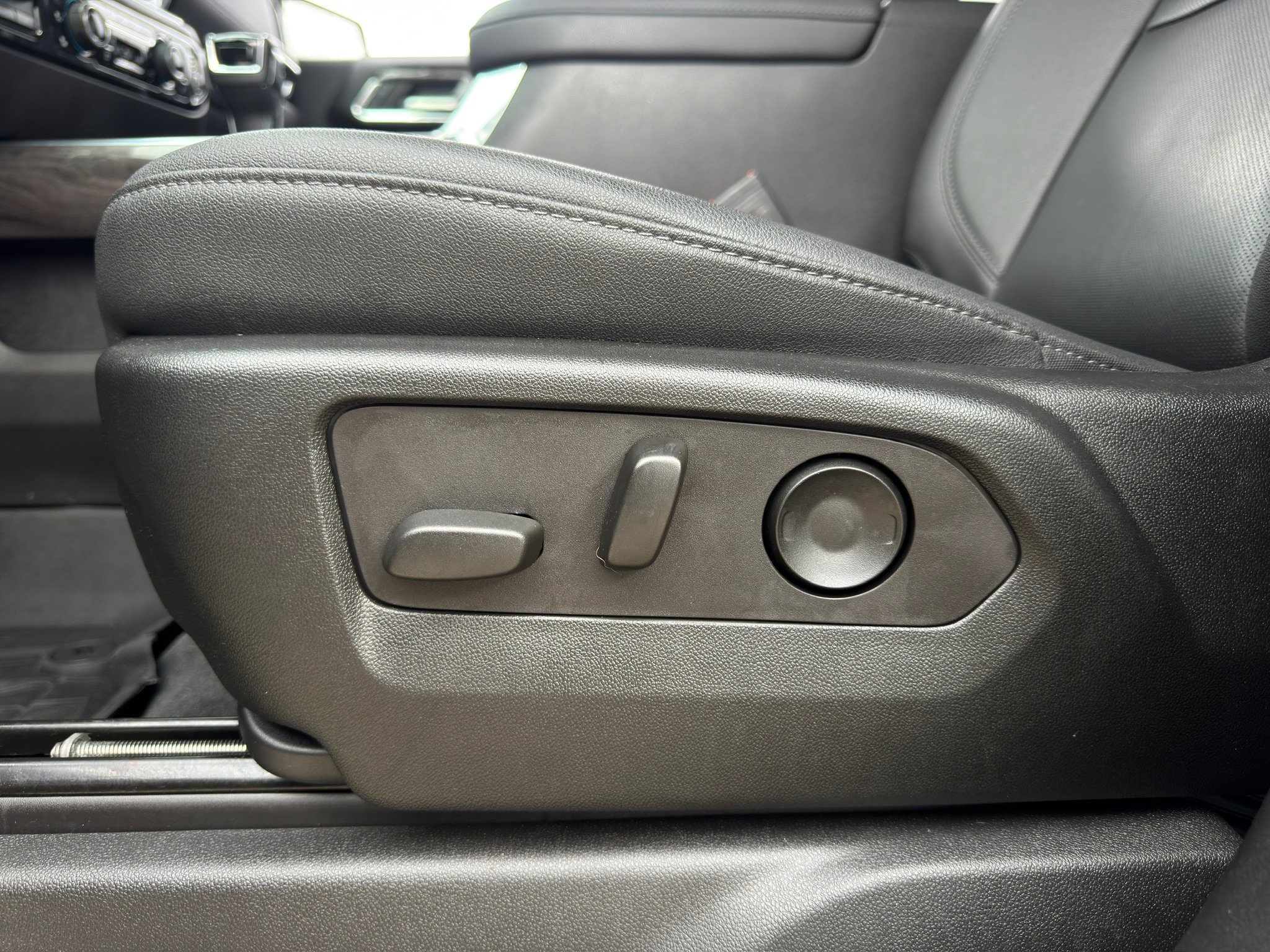 2022 Chevrolet Silverado 1500 LTZ - 9