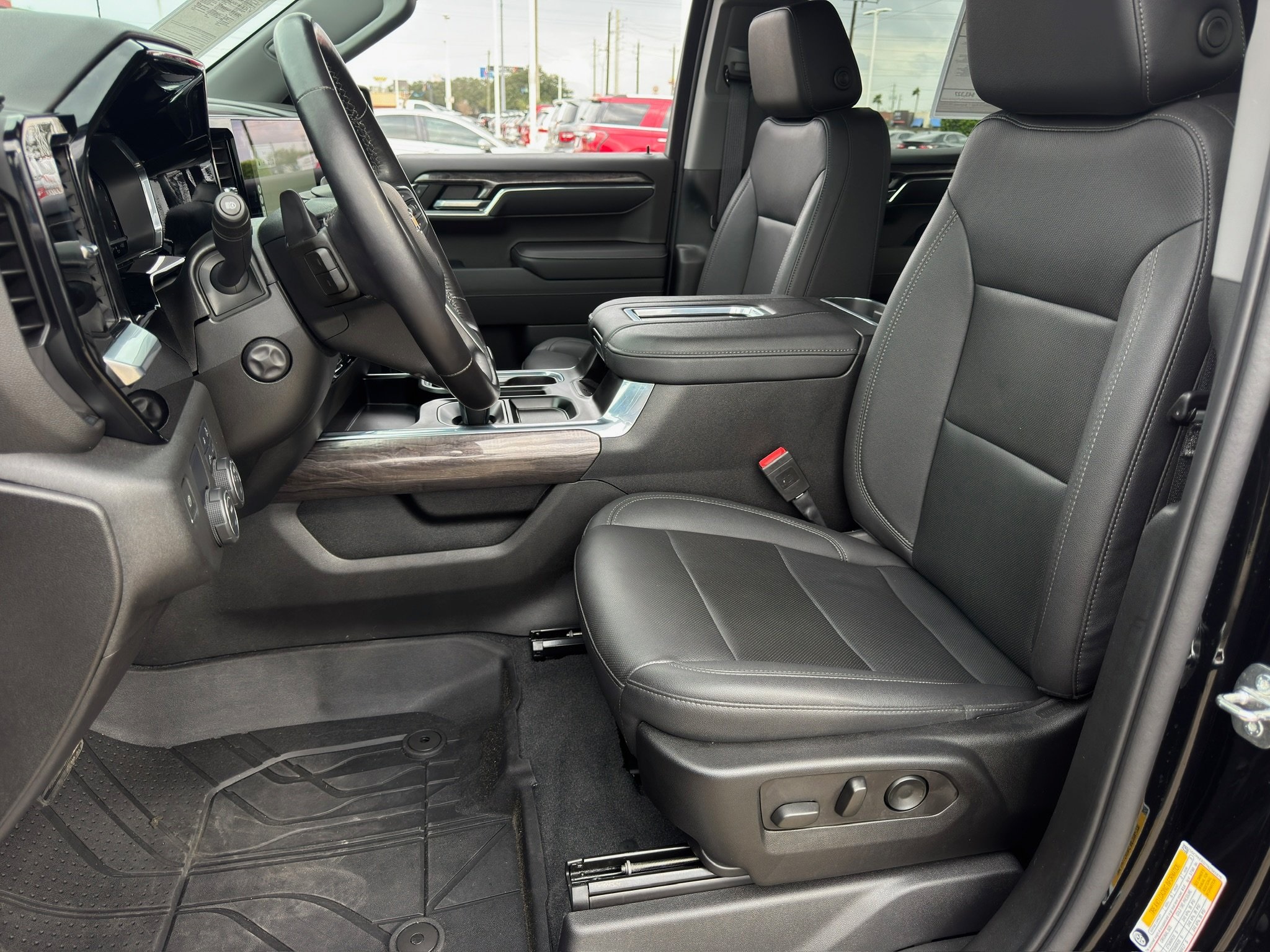 2022 Chevrolet Silverado 1500 LTZ - 10