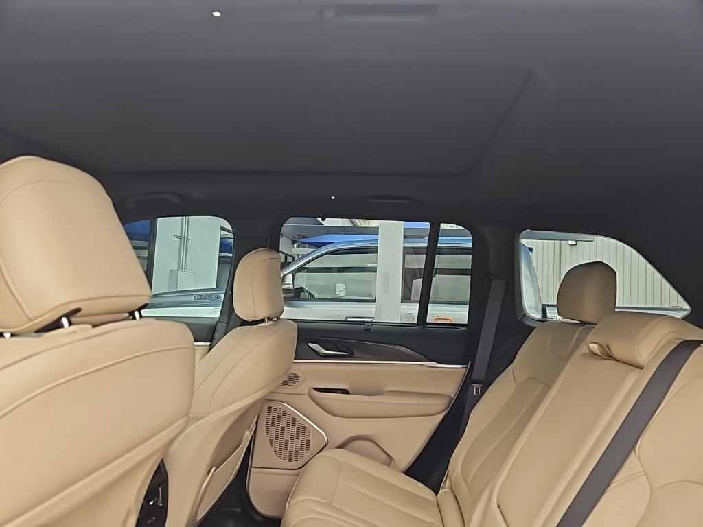 Used Car 2023 Jeep Grand Cherokee  Limited For Sale Under $35,000 In San Marcos, Texas