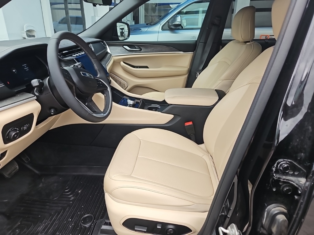 Used Car 2023 Jeep Grand Cherokee  Limited For Sale Under $35,000 In San Marcos, Texas