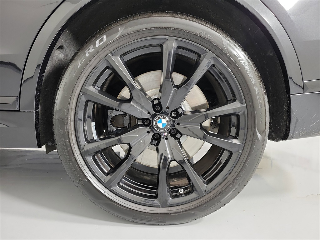 2025 BMW X7 M60i Black at Ultimate Motorsports