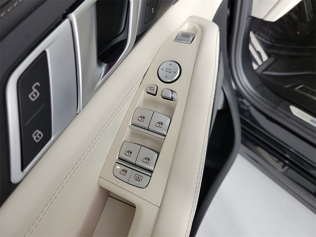 2025 BMW X7 M60i Black at Ultimate Motorsports