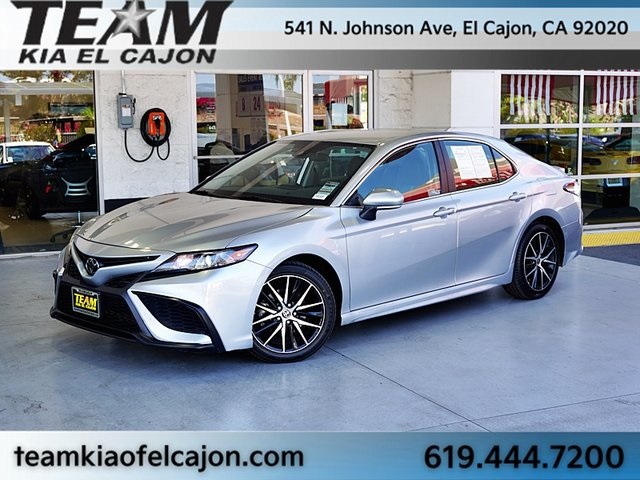 2024 Toyota Camry SE FWD