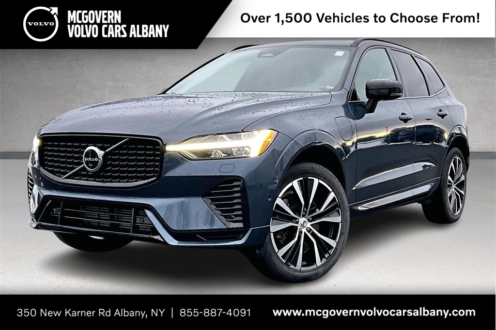 2023 Volvo XC60 Recharge T8 Ultimate Dark Theme eAWD
