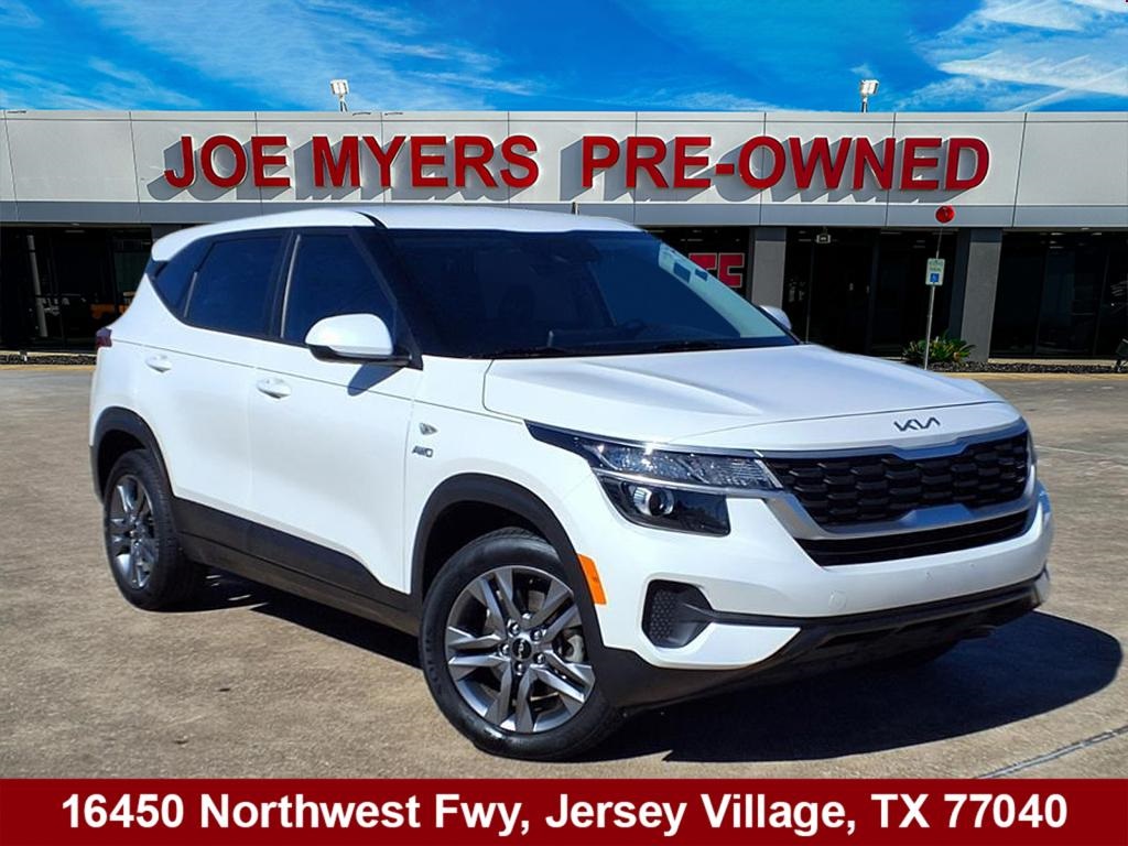 2023 Kia Seltos LX White at Bayshore Chrysler Jeep Dodge Ram