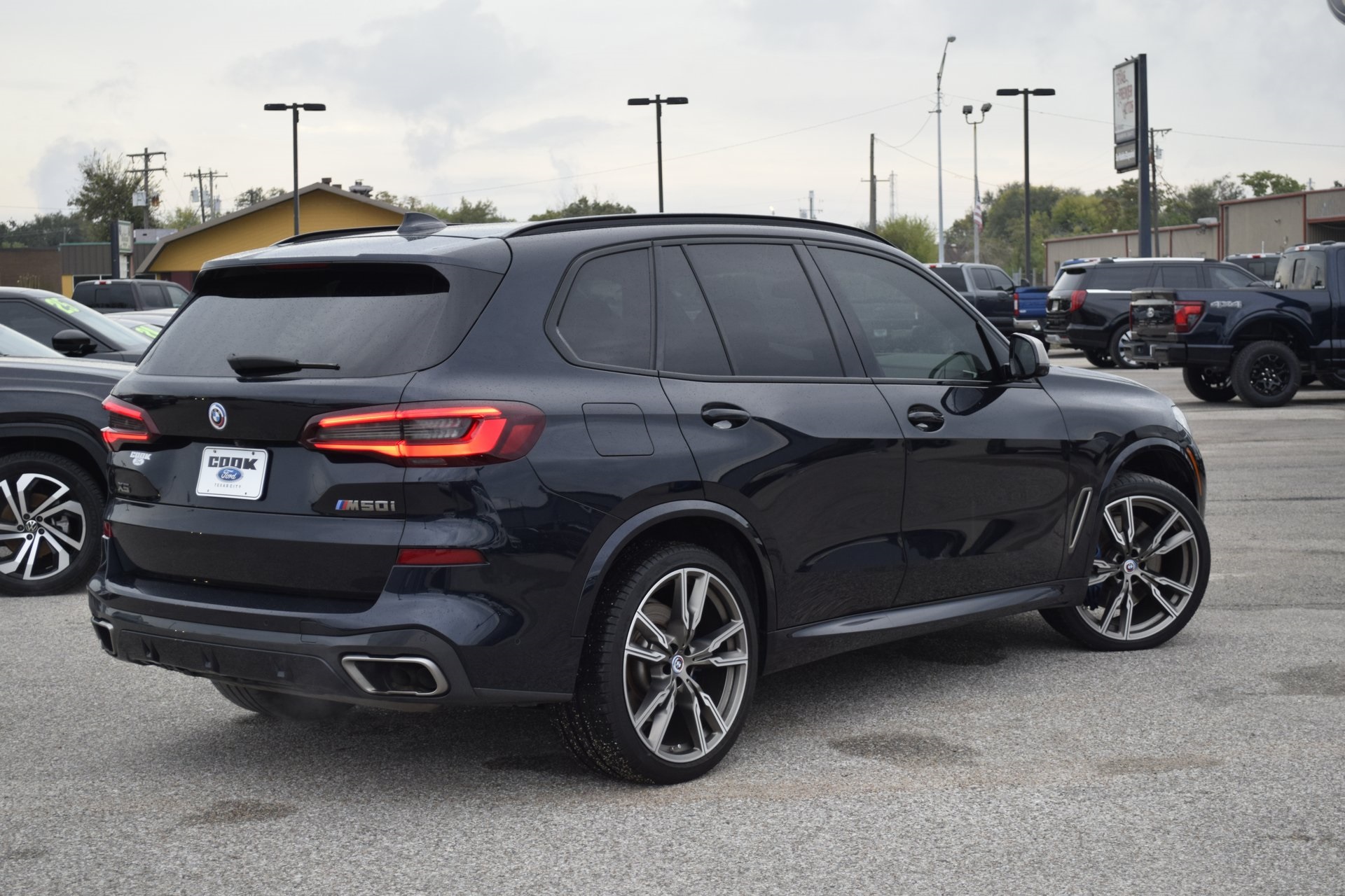2022 BMW X5 M50i - 10