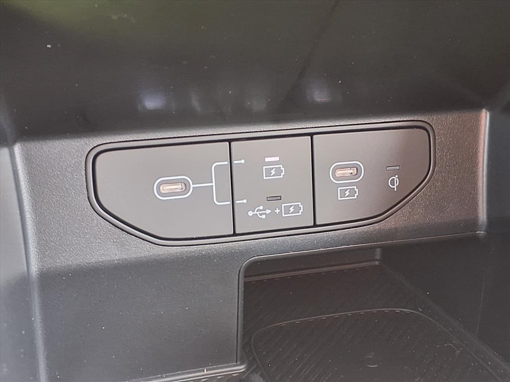 2025 Kia Sorento S - 8