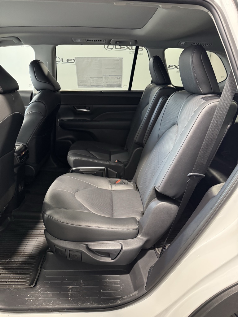 Thumbnail: 2026 Toyota Grand Highlander - 32