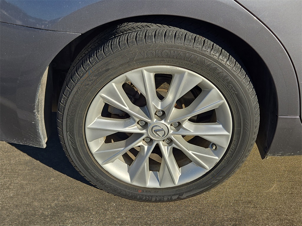 2015 Lexus ES 300h Gray at Emmons Autoplex