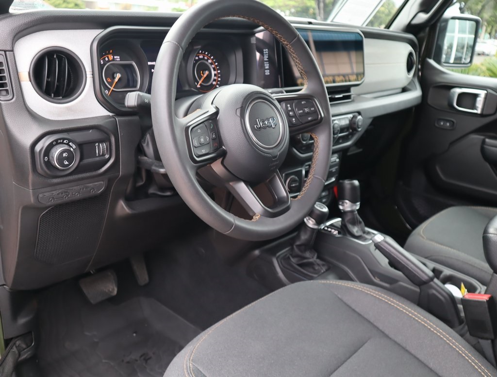 Thumbnail: 2024 Jeep Gladiator - 14