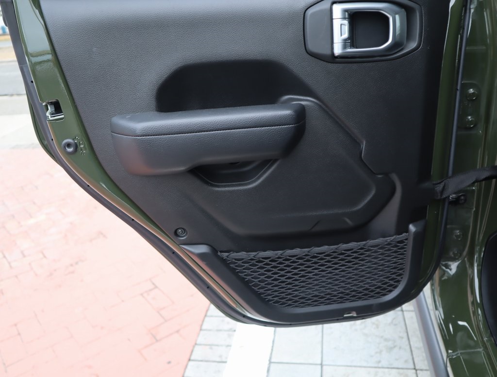 Thumbnail: 2024 Jeep Gladiator - 17