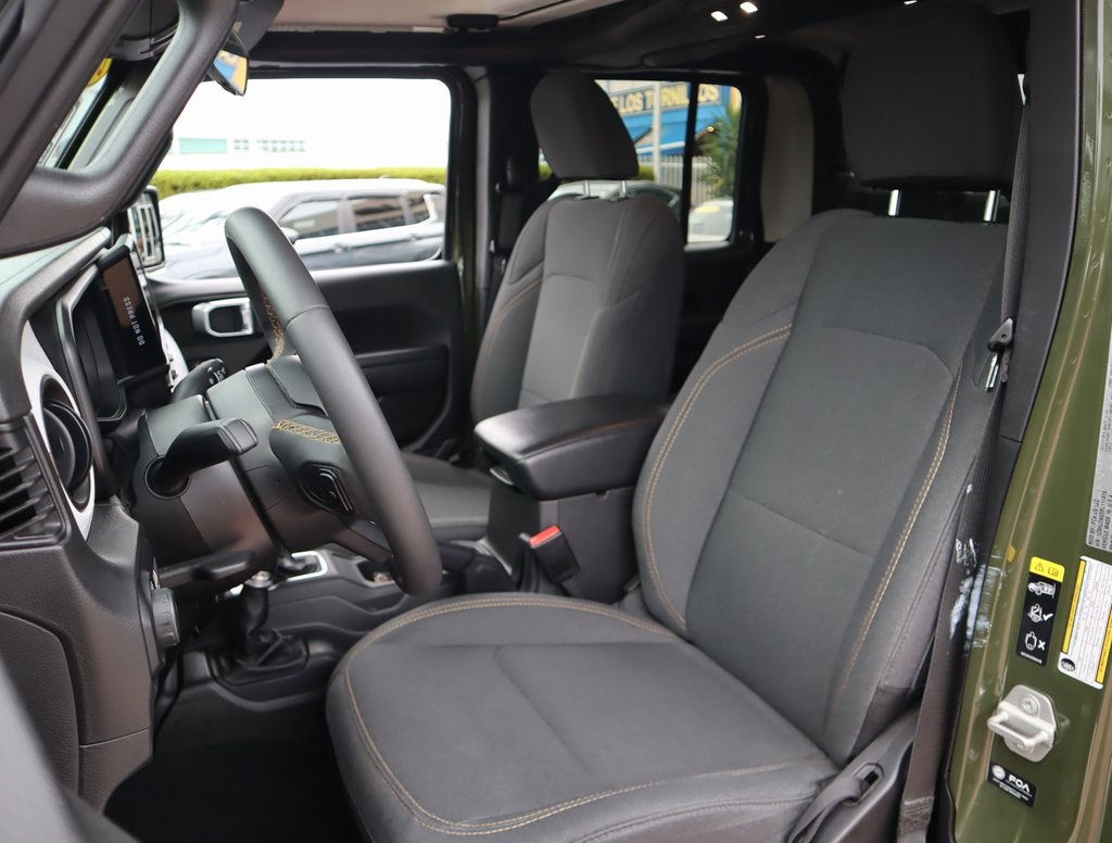 Thumbnail: 2024 Jeep Gladiator - 18