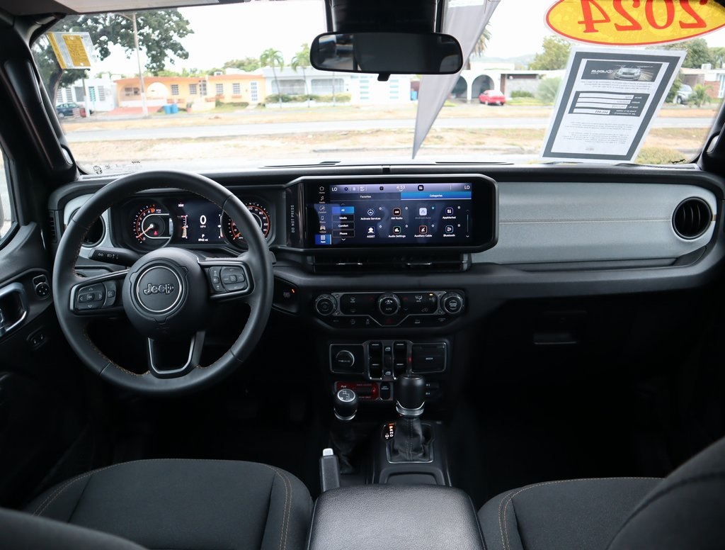 Thumbnail: 2024 Jeep Gladiator - 23