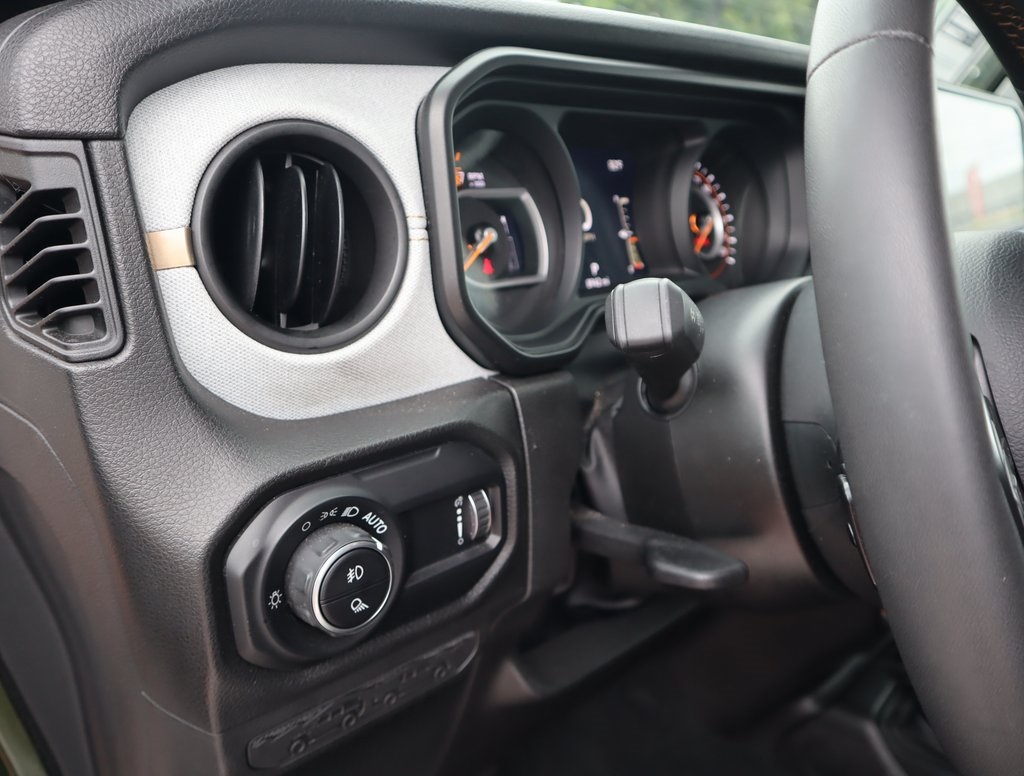 Thumbnail: 2024 Jeep Gladiator - 26