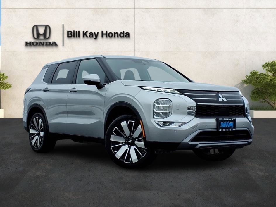 2025 Mitsubishi Outlander SE FWD