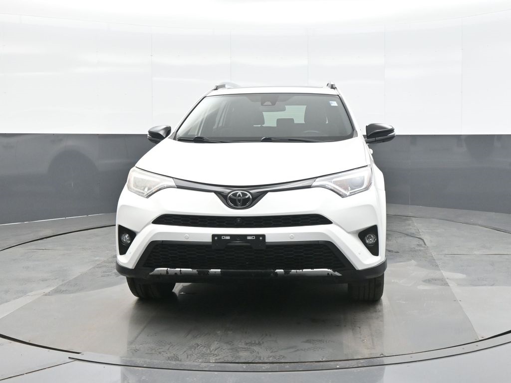 Used 2017 Toyota RAV4 SE with VIN JTMJFREV2HJ707523 for sale in Kansas City