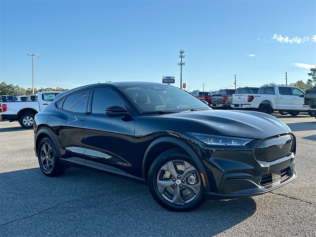 2022 Ford Mustang Mach-E Select