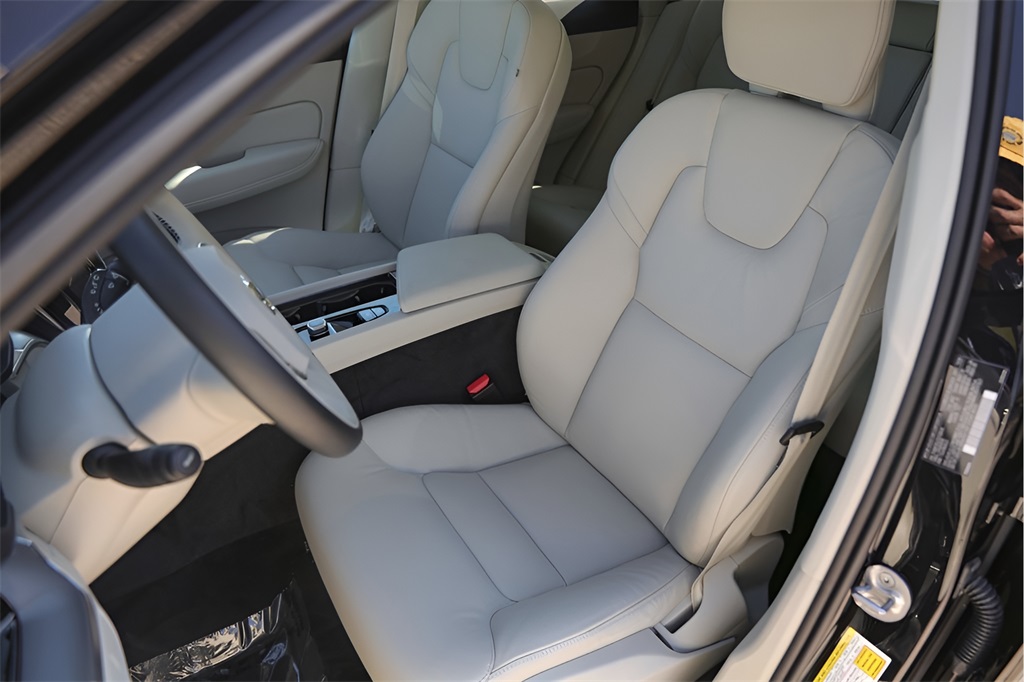 Used Car 2025 Volvo Xc60  B5 Core For Sale Under $50,000 In Austin, Texas