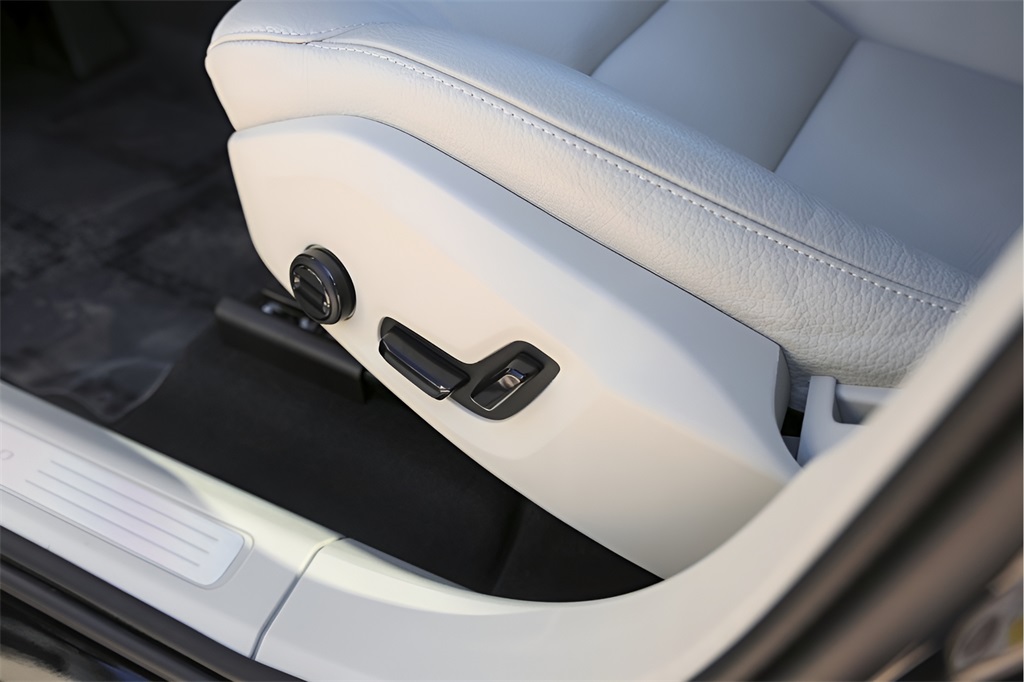 Used Car 2025 Volvo Xc60  B5 Core For Sale Under $50,000 In Austin, Texas