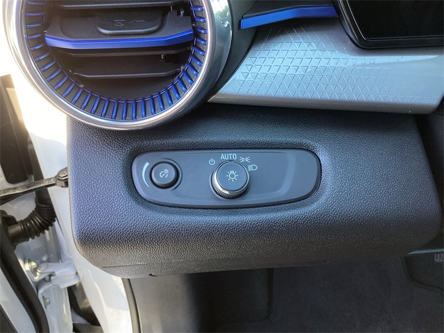 Used Car 2025 Chevrolet Trax  Lt For Sale Under $20,000 In San Antonio, Texas