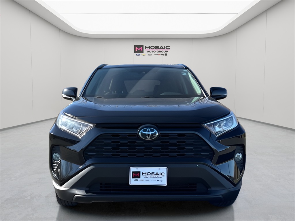 Used 2019 Toyota RAV4 XLE with VIN JTMP1RFV9KD518686 for sale in Zumbrota, Minnesota