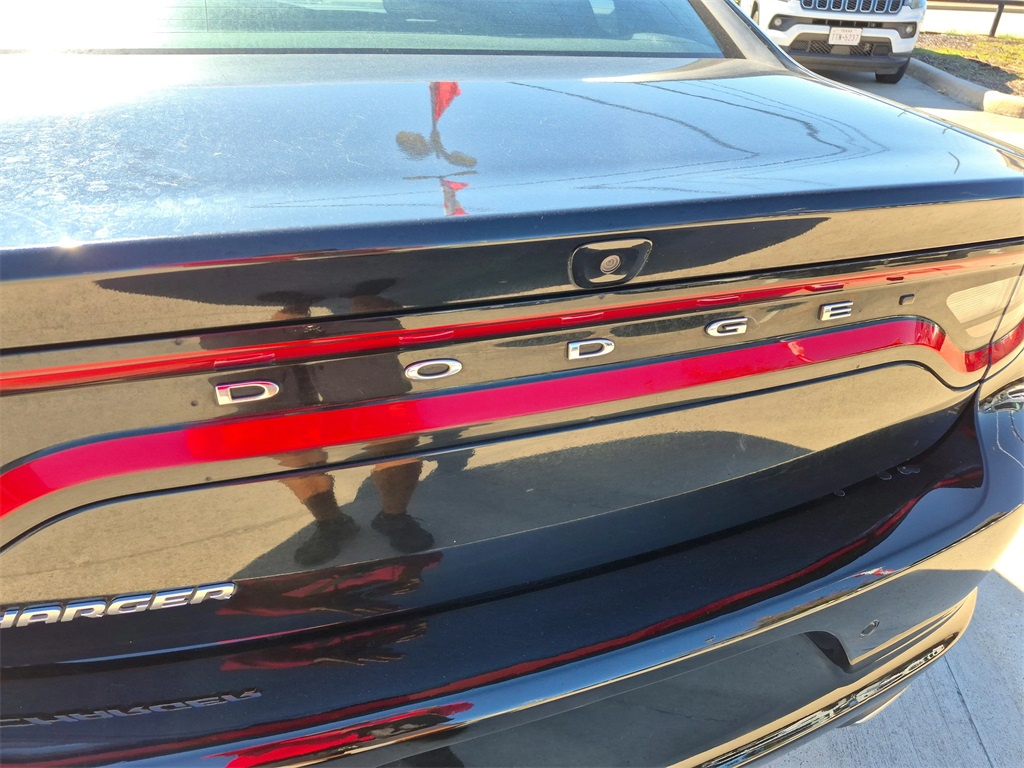 2022 Dodge Charger SXT - 11