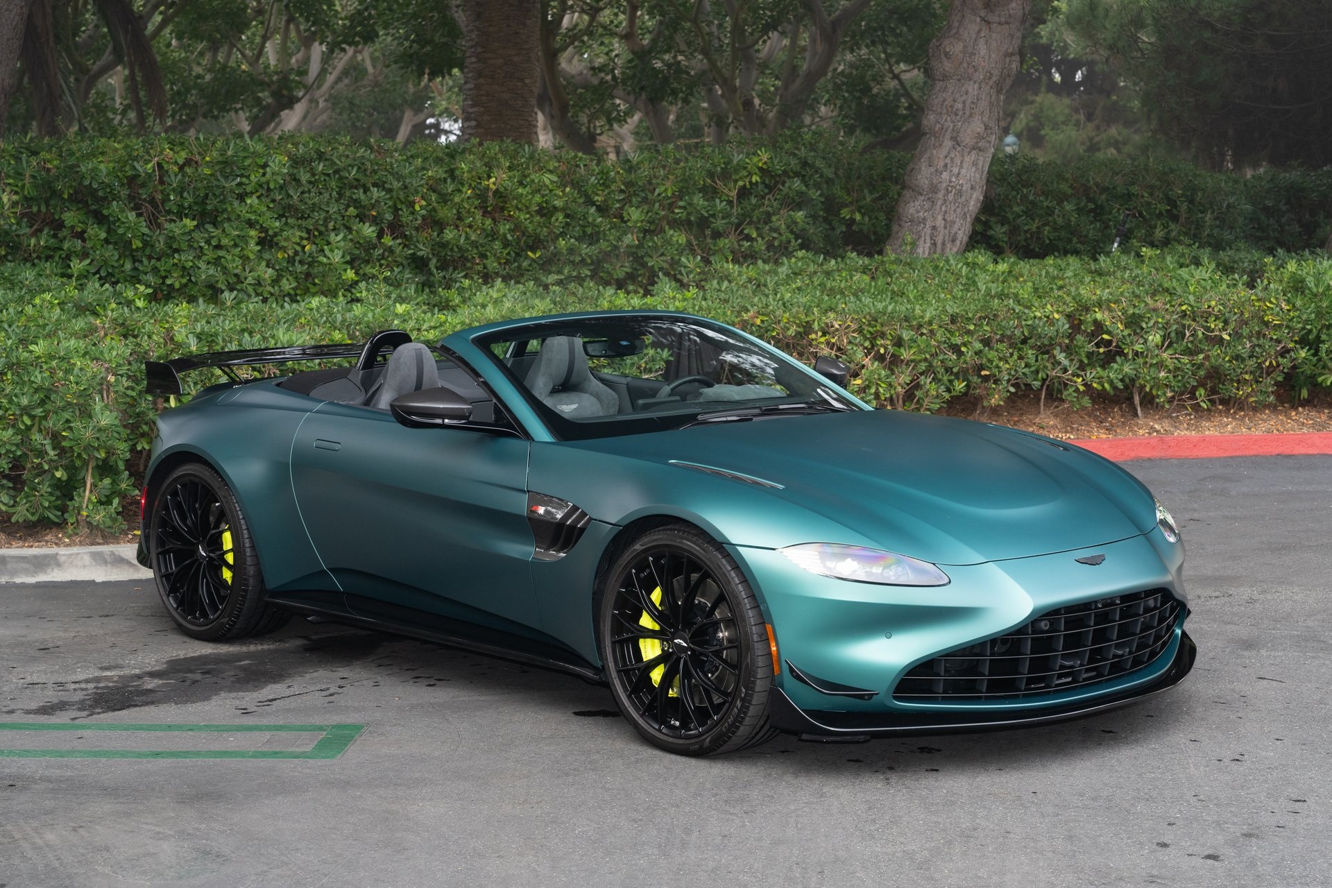 /2023 Aston-Martin Vantage