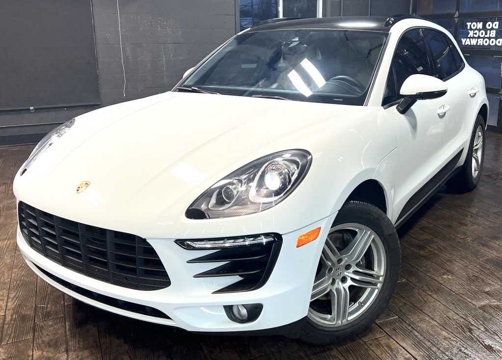 2018 Porsche Macan Base's photo