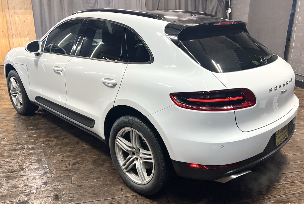 2018 Porsche Macan Base photo 2