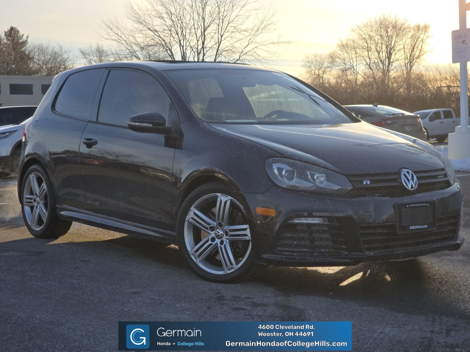 2012 Volkswagen Golf R 2-Door AWD