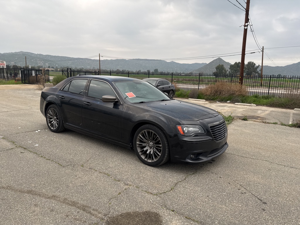 2014 Chrysler 300 C John Varvatos Luxury