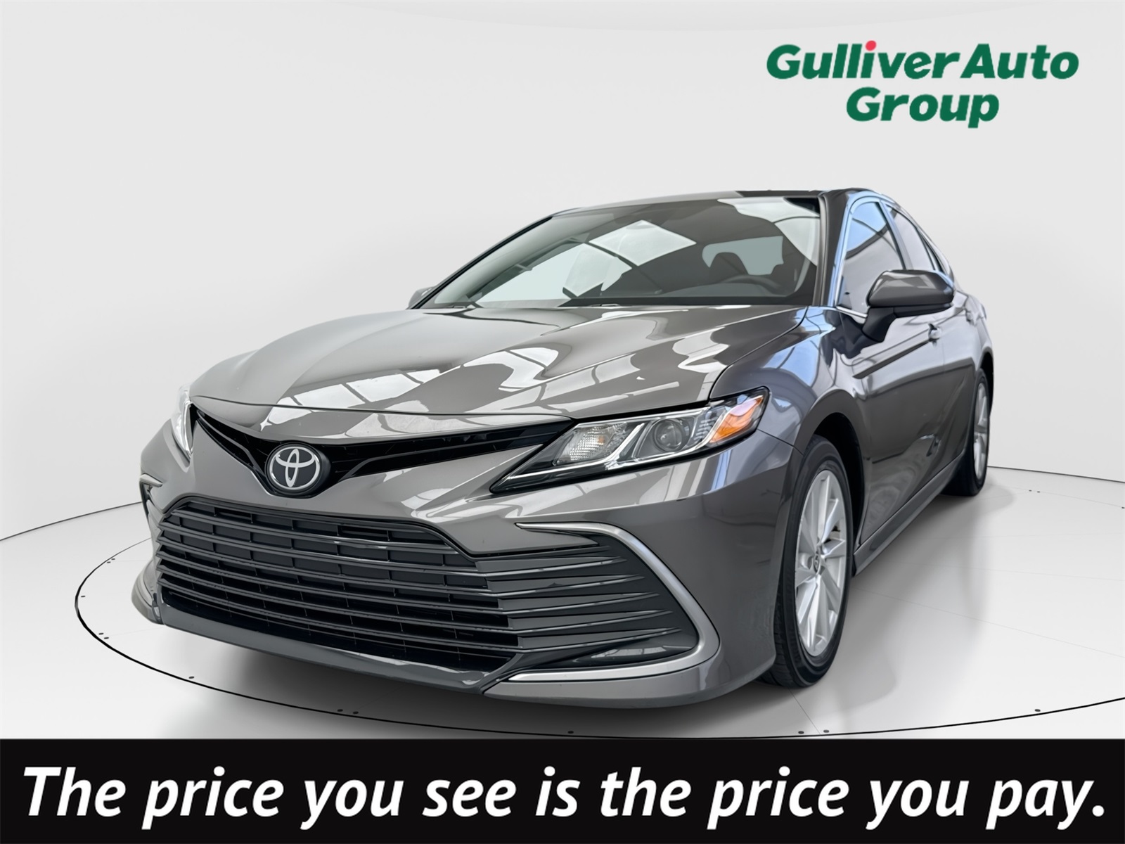 2023 Toyota Camry LE's photo