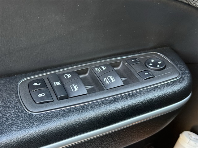 2022 Chrysler 300 Touring White at AutoSavvy Houston Southwest