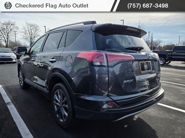 2017 Toyota RAV4 Hybrid Limited photo 4