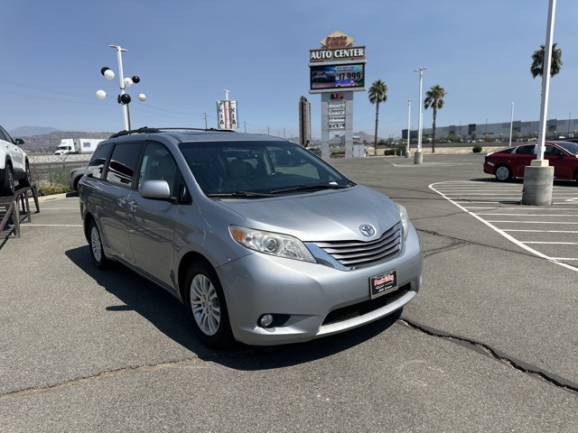 2017 Toyota Sienna XLE